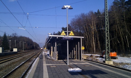 Wicklesgreuth, 15.3.2013 - Treppe vom Bahnsteig zur Unterführung Gleis 4/5